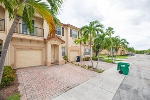 12842 SW 135th St in Miami, FL - Building Photo