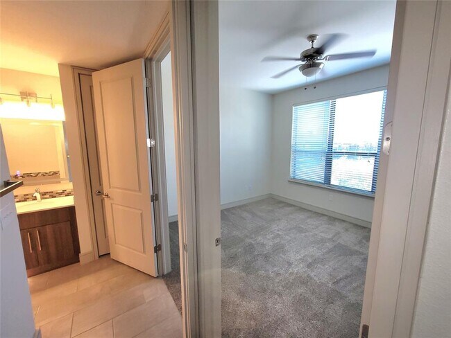 1800 St Joseph Pkwy-Unit -205 in Houston, TX - Building Photo - Building Photo