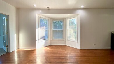 6620 S Cottage Grove Ave in Chicago, IL - Building Photo - Building Photo