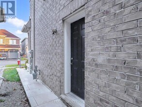 24 Iguana Trail in Brampton, ON - Building Photo - Building Photo