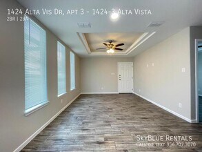 1424 Alta Vista Dr in Progreso Lakes, TX - Building Photo - Building Photo