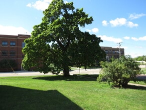 304 E Main St in Ottawa, IL - Building Photo - Building Photo