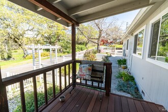 1046 La Londe Ln in Napa, CA - Building Photo - Building Photo
