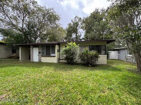 5302 Janice Cir S in Jacksonville, FL - Building Photo
