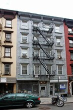 127 E 7th St in New York, NY - Building Photo - Building Photo