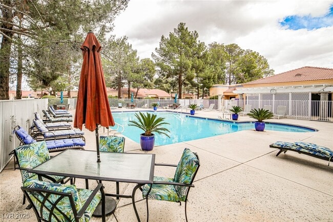 2851 S Valley View Blvd in Las Vegas, NV - Building Photo - Building Photo