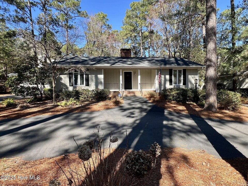 376 Grove Rd in Southern Pines, NC - Building Photo