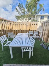 813 NE 211th St in North Miami Beach, FL - Building Photo - Building Photo