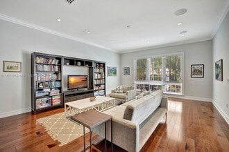 797 Ridgewood Rd in Key Biscayne, FL - Building Photo - Building Photo