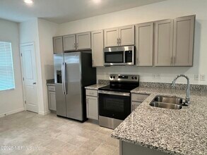 7271 Sabal Ter in Jacksonville, FL - Building Photo - Building Photo