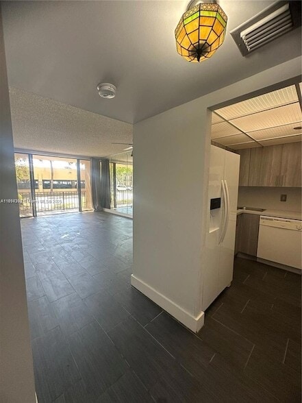 1470 NE 123rd St, Unit A104 in North Miami, FL - Building Photo - Building Photo