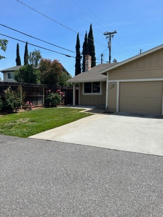 15195 Pratola Ct in Morgan Hill, CA - Building Photo