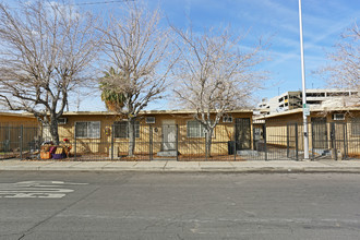 Fortune Villas in Las Vegas, NV - Building Photo - Building Photo