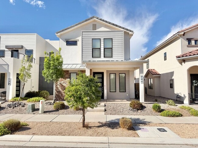 744 W Scarlet Hill Dr in Saint George, UT - Building Photo - Building Photo