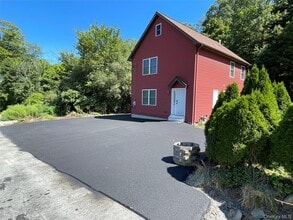 214 Nelson Rd in Monroe, NY - Building Photo - Building Photo