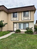 27800 Hummingbird Ct in Hayward, CA - Building Photo