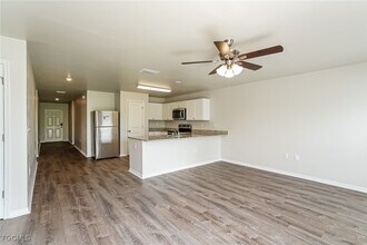 4165 NE 9th Pl in Cape Coral, FL - Building Photo - Building Photo