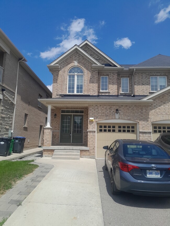 property at 30 Royal West Dr