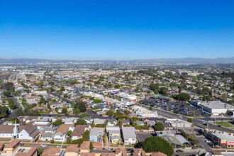 7263 W Manchester Ave in Los Angeles, CA - Building Photo - Building Photo