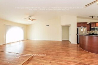 13176 N 82nd Ln in Peoria, AZ - Foto de edificio - Building Photo