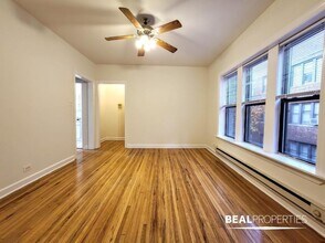 3823.5 N Fremont St in Chicago, IL - Building Photo - Building Photo