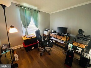 13200 Cabinwood Dr in Silver Spring, MD - Foto de edificio - Building Photo