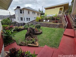 3825 Pukalani Pl in Honolulu, HI - Building Photo - Building Photo