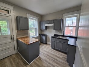 3519 Belaire Pl in St. Louis, MO - Building Photo - Building Photo