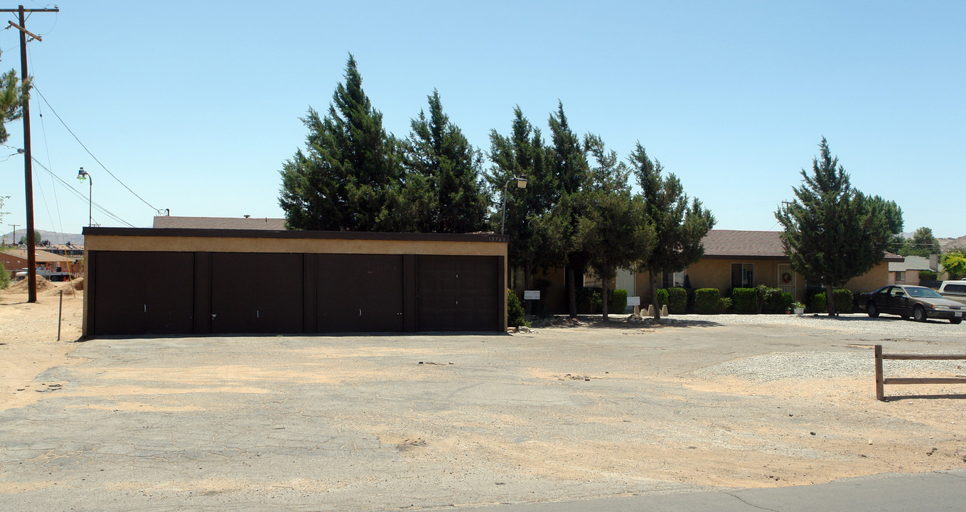 15761 Serrano Rd in Apple Valley, CA - Building Photo