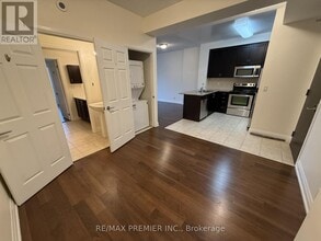 83 Woodbridge Ave in Vaughan, ON - Building Photo - Building Photo