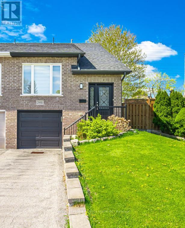 2951 Salerno Crescent in Mississauga, ON - Building Photo - Building Photo