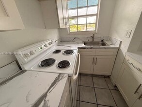 123 N 61st Ave in Hollywood, FL - Building Photo - Building Photo