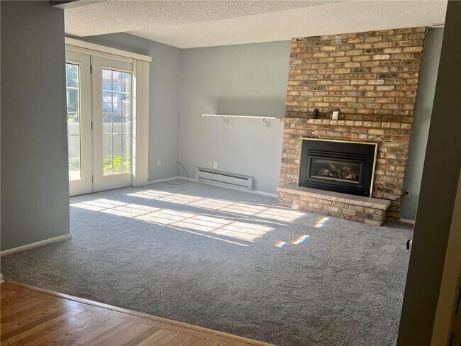 2228 Oregon Ct in Minneapolis, MN - Building Photo - Building Photo