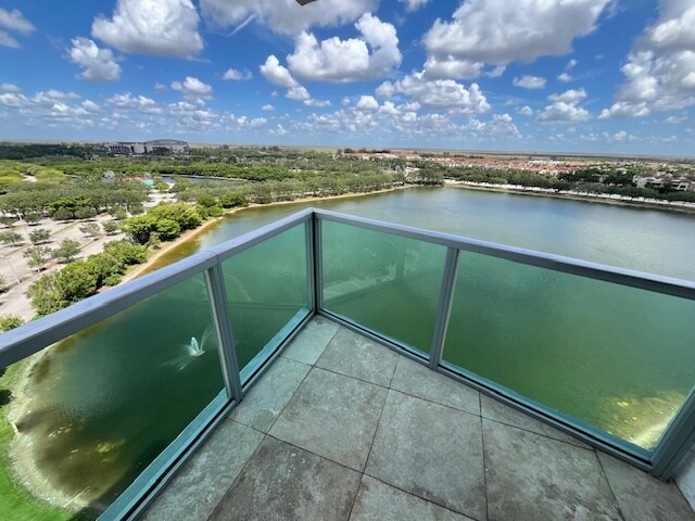2681 N Flamingo Rd, Unit 1501S in Sunrise, FL - Building Photo - Building Photo