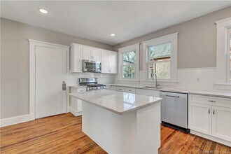 22 Hubinger St in New Haven, CT - Building Photo - Building Photo