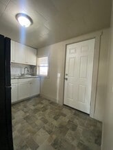 163 E Grant St in Lebanon, OR - Foto de edificio - Building Photo