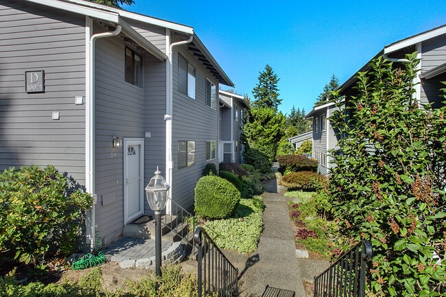 property at 10024 NE 120th St