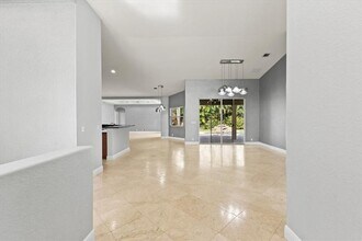 6201 SW 58th Ct in Davie, FL - Building Photo - Building Photo