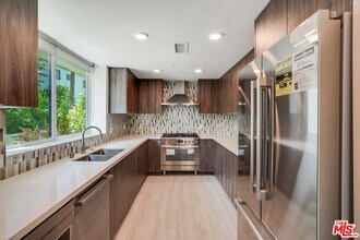 1021 S Shenandoah St in Los Angeles, CA - Building Photo - Building Photo