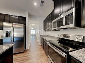 5062 Twin River Dr in Denver, NC - Building Photo - Building Photo