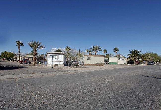 Whispering Sands in Tucson, AZ - Building Photo - Building Photo