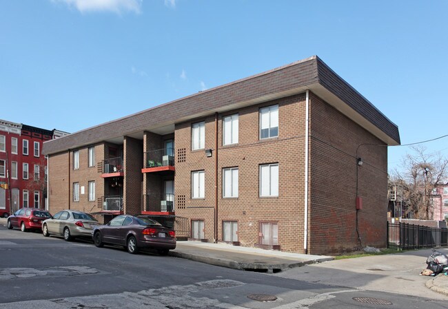 410 Laurens St in Baltimore, MD - Foto de edificio - Building Photo