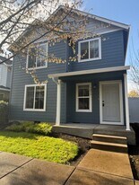 1215 SE 5th St in Battle Ground, WA - Building Photo