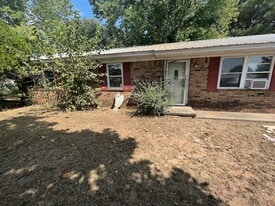 207 Joy Dr in Panama, OK - Building Photo