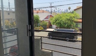 402 N Ardmore Ave in Los Angeles, CA - Building Photo - Building Photo