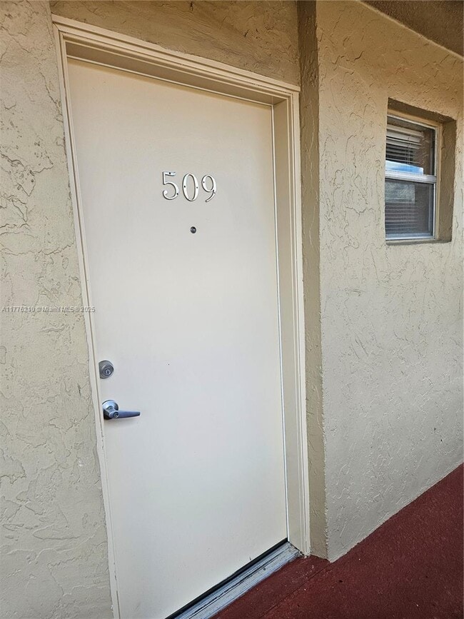 410 NW 68th Ave in Plantation, FL - Building Photo - Building Photo