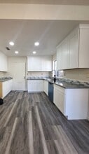 7737 Southland Way in Sacramento, CA - Building Photo - Building Photo