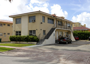 24-40 Sidonia Ave in Coral Gables, FL - Building Photo - Building Photo