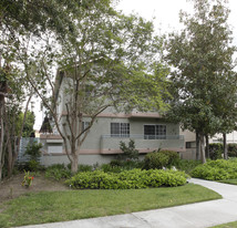 12606 MOORPARK ST Apartments