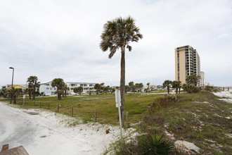 The Beach House in Jacksonville Beach, FL - Foto de edificio - Other